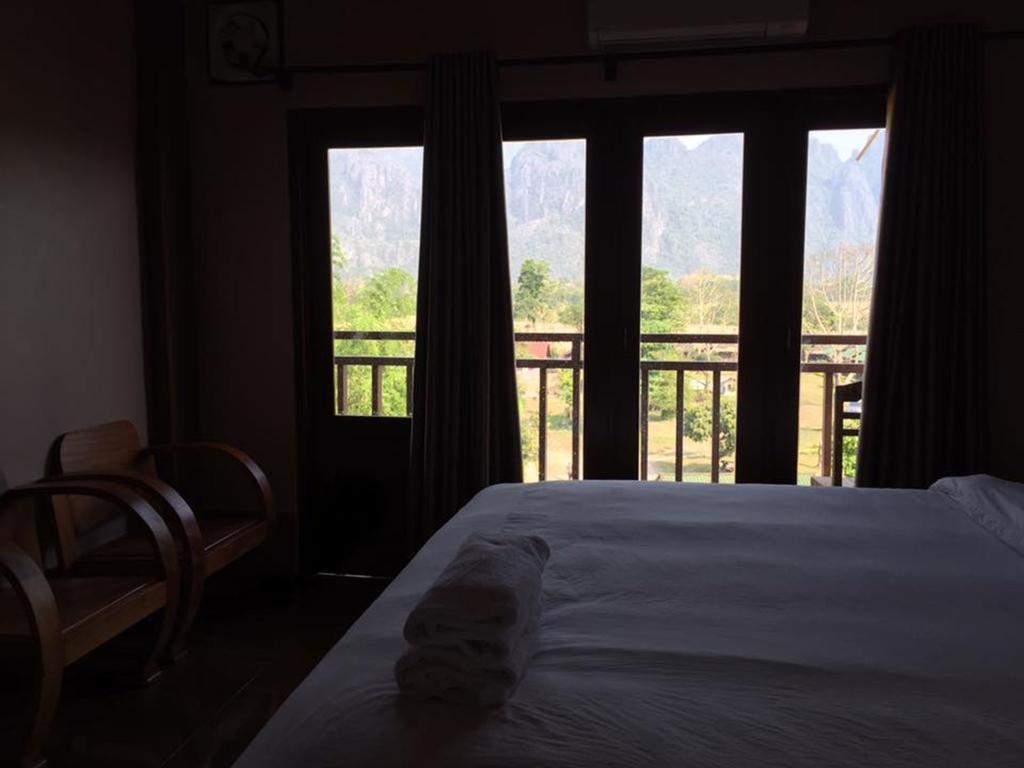 Happy River View Hotel Vang Vieng Ngoại thất bức ảnh