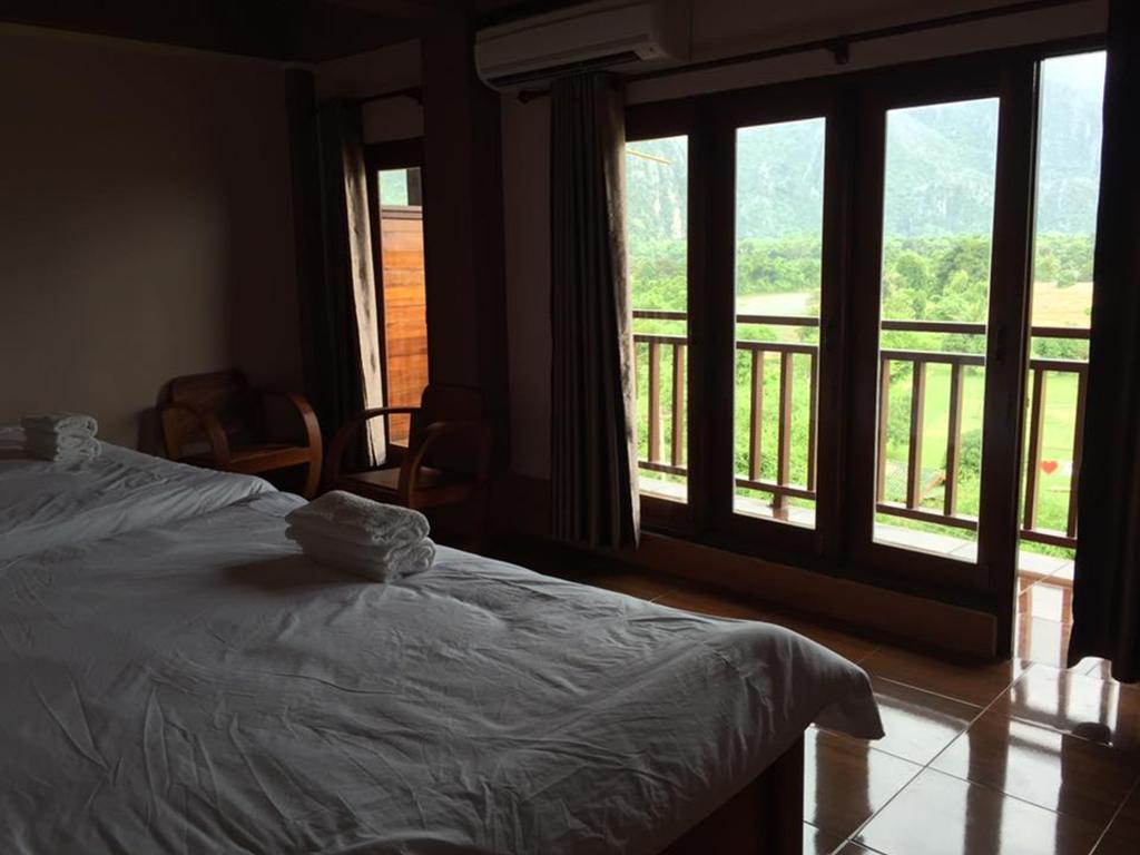 Happy River View Hotel Vang Vieng Ngoại thất bức ảnh