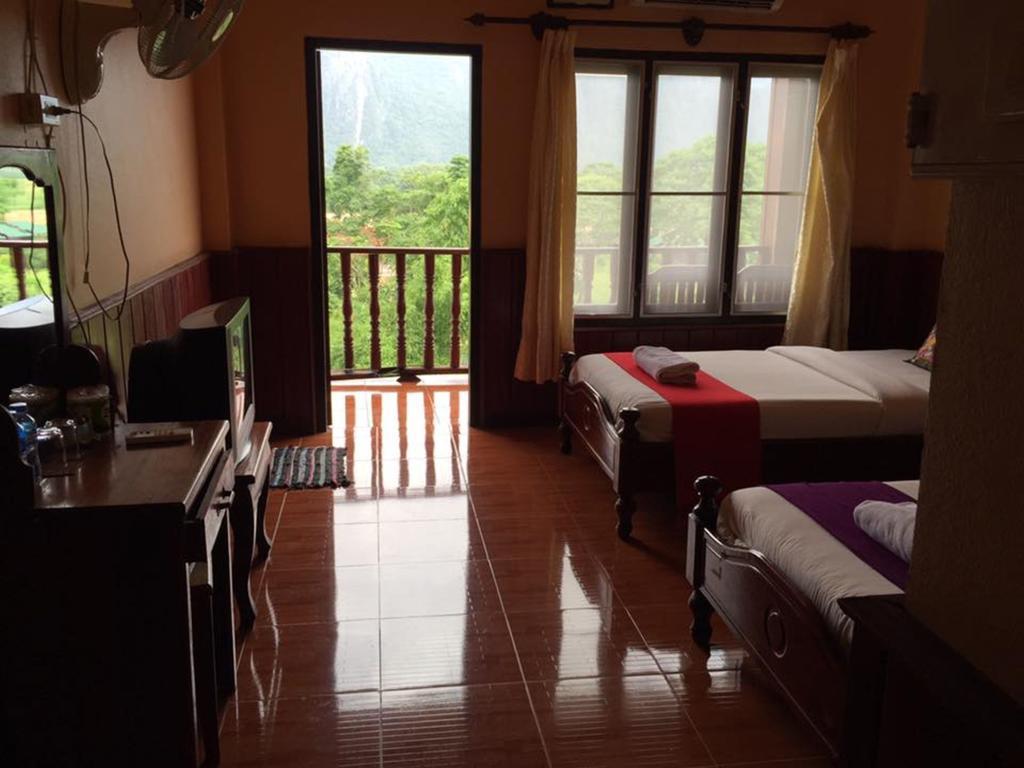 Happy River View Hotel Vang Vieng Ngoại thất bức ảnh
