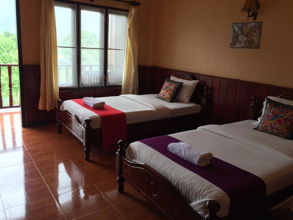 Happy River View Hotel Vang Vieng Ngoại thất bức ảnh