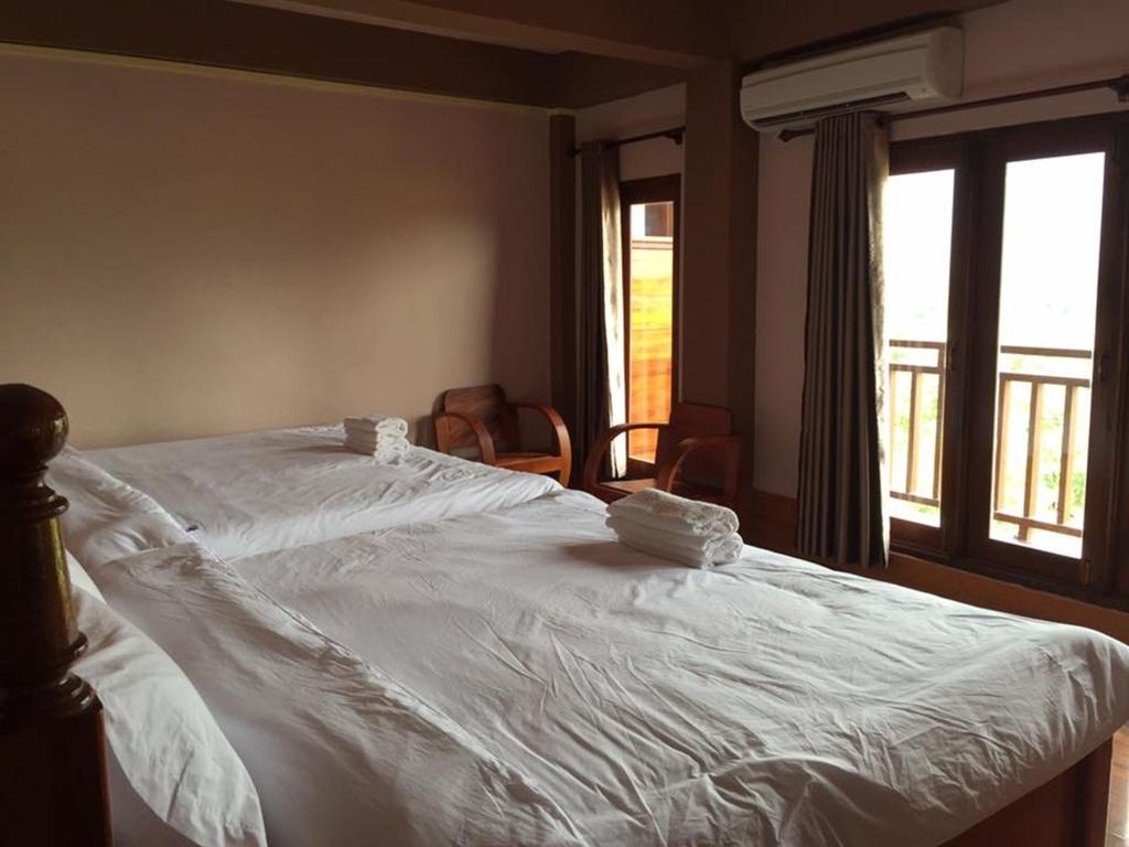 Happy River View Hotel Vang Vieng Ngoại thất bức ảnh