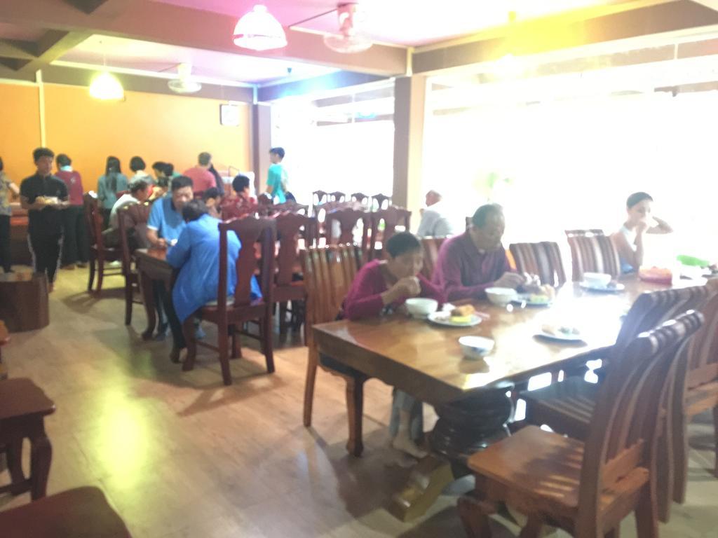 Happy River View Hotel Vang Vieng Ngoại thất bức ảnh
