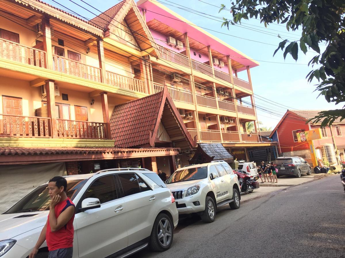 Happy River View Hotel Vang Vieng Ngoại thất bức ảnh